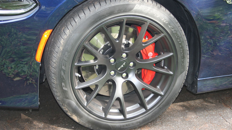 Illustration for article titled The Charger Hellcat Is The Most American/Insane Car You Can Buy